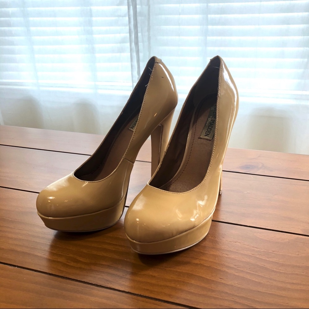 Nude Steve Madden Platform Patent Leather Pumps